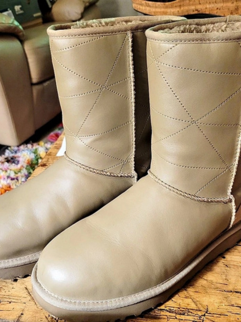 BEAUTIFUL UGG Classic Short Pearlized Boots - Dune (Leather) - Women's Size 11